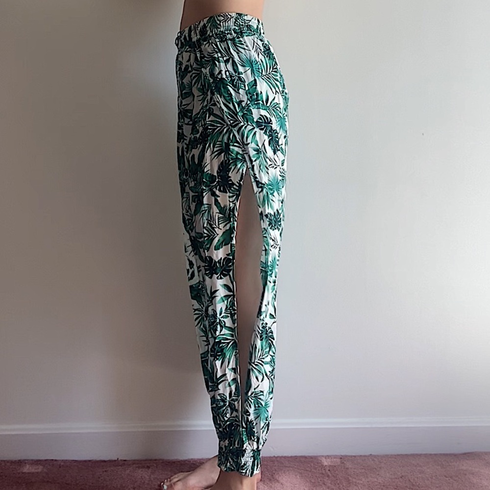 NWT Tropical Beach Pants w/Leg Slits